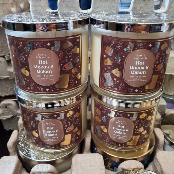 Bath and Body Works Hot Cocoa & Cream Candle - Picture 1 of 2